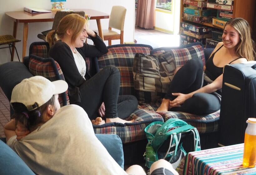 هاستل Tasman Bay Backpackers