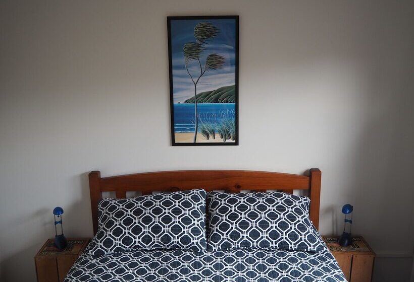 هاستل Tasman Bay Backpackers