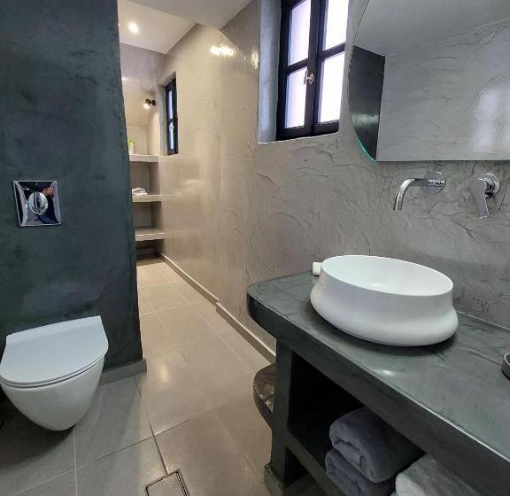 Anthonas Apartments