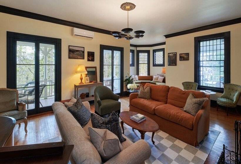 تختخواب و صبحانه The Constance, The Whitlock, & The Dewey By The Lenox Collection