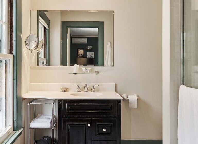 تختخواب و صبحانه The Constance, The Whitlock, & The Dewey By The Lenox Collection