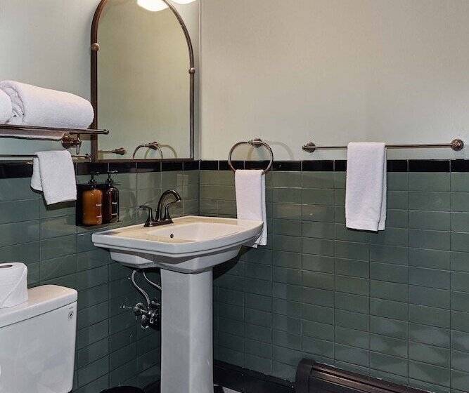 تختخواب و صبحانه The Constance, The Whitlock, & The Dewey By The Lenox Collection