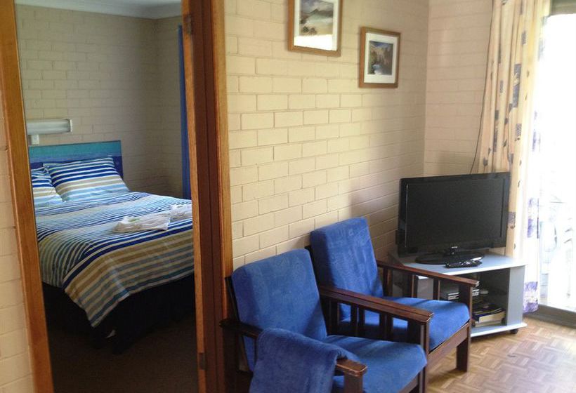 Emu Beach Chalets
