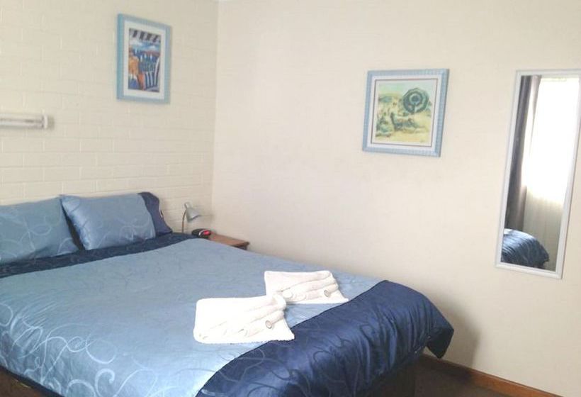 Emu Beach Chalets