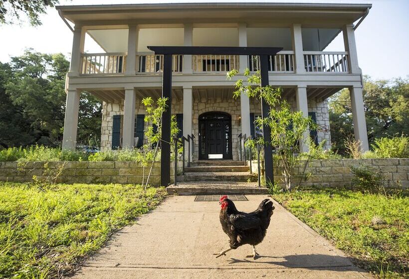 호텔 The Crossroads Inn