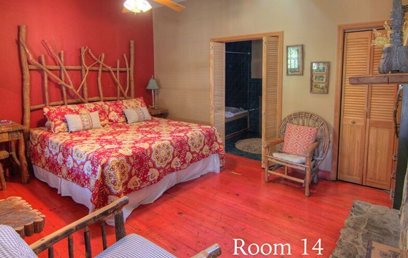 בית מלון כפרי Florida House Inn