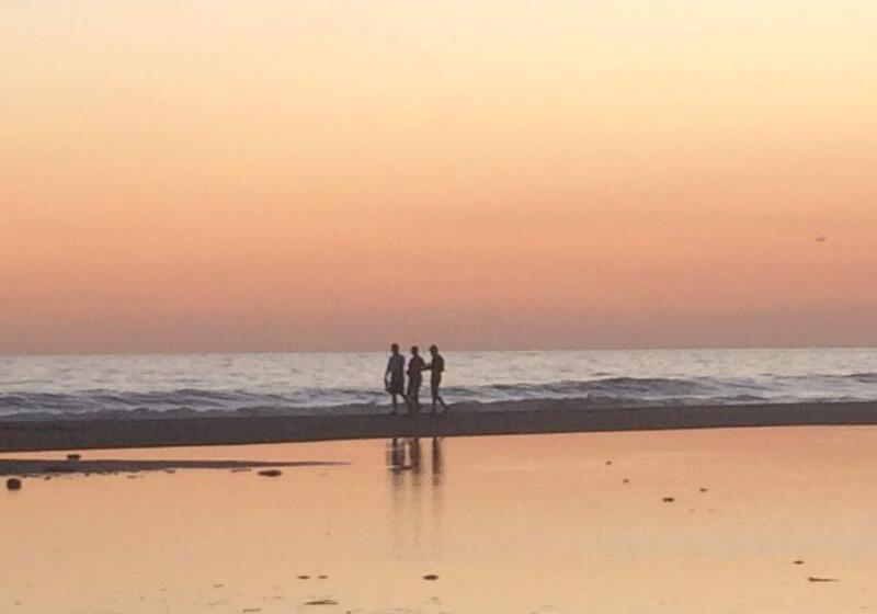 هتل Sabas Beach Resort