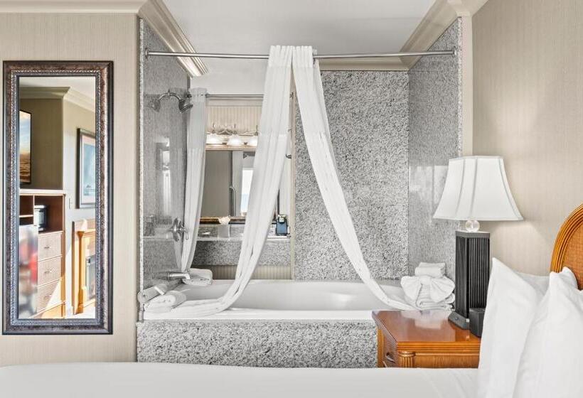 فندق Surf And Sand Lodge