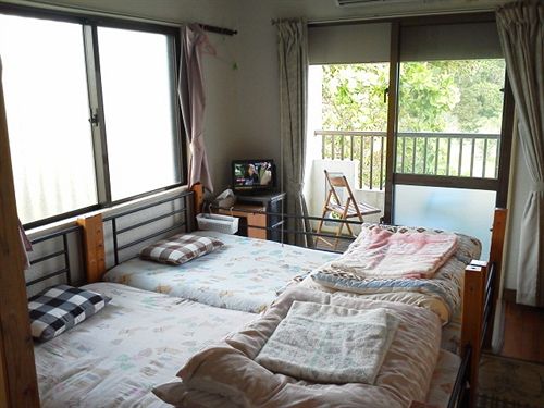 Pensione Guest House Shiraho Friends House