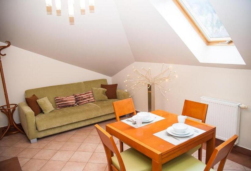 تختخواب و صبحانه Apartamenty Dom Na Wzgórzu Gardenia