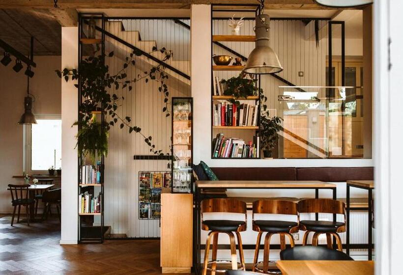 住宿加早餐  Salon Win Wine Bar & Apartments
