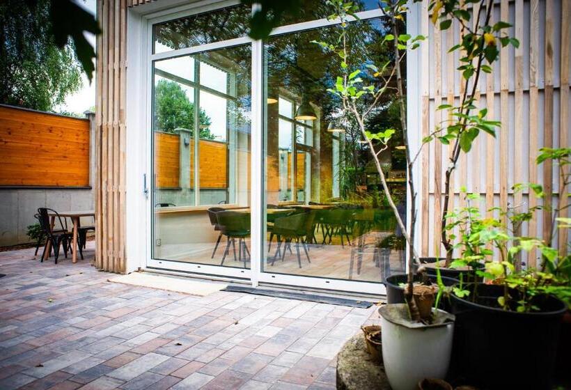 住宿加早餐  Salon Win Wine Bar & Apartments