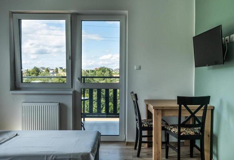 Bed and Breakfast Zajazd Tadeo