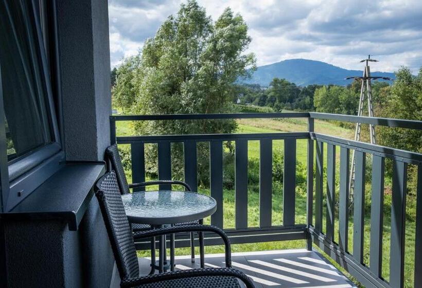 Bed and Breakfast Zajazd Tadeo