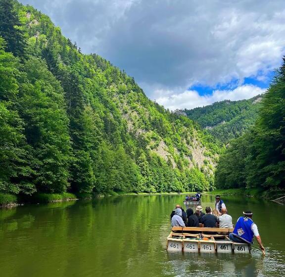 ホテル Agroturystyka Chmiel