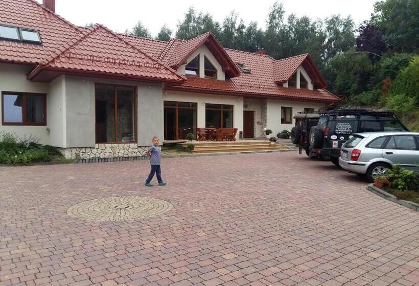 ホテル Agroturystyka Podzamcze