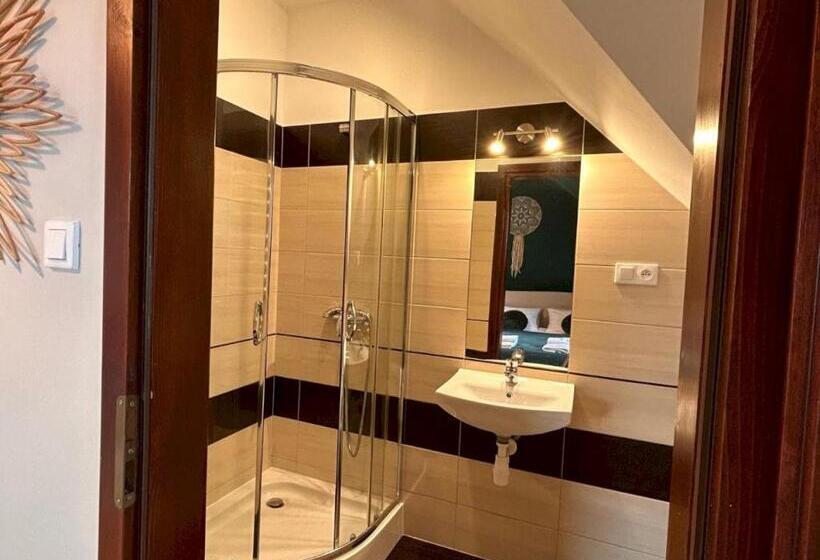 ホテル Baza Grapa Dom Pokoje Do Wynajęcia