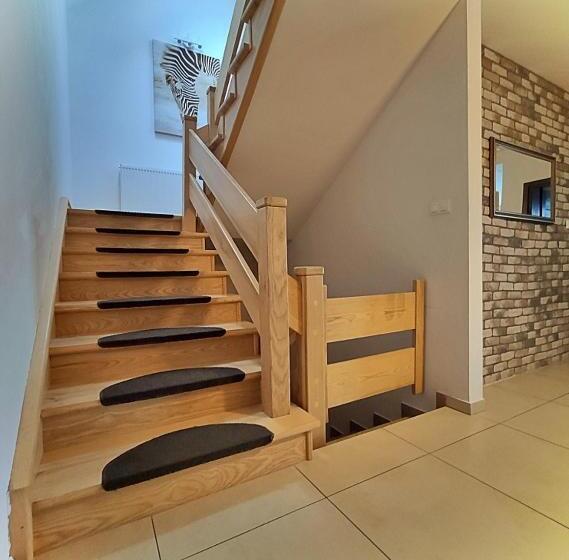 ホテル Baza Grapa Dom Pokoje Do Wynajęcia