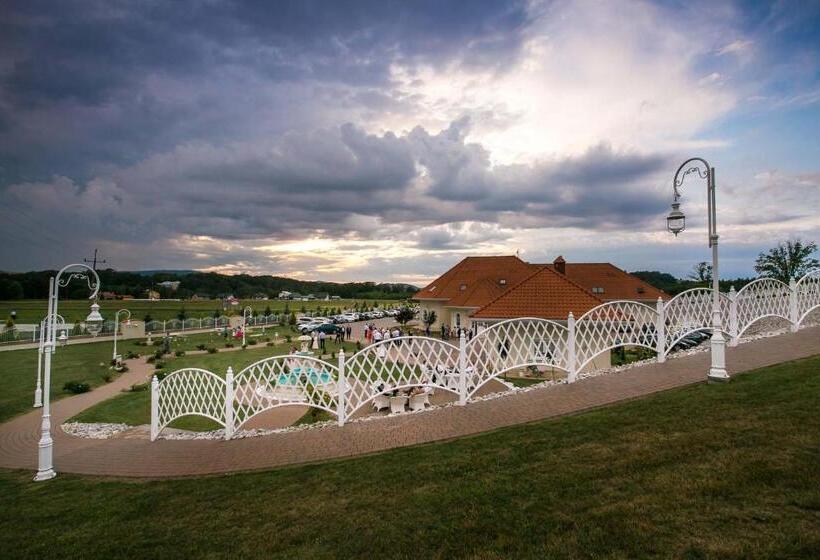 ホテル Sękowski Dwór