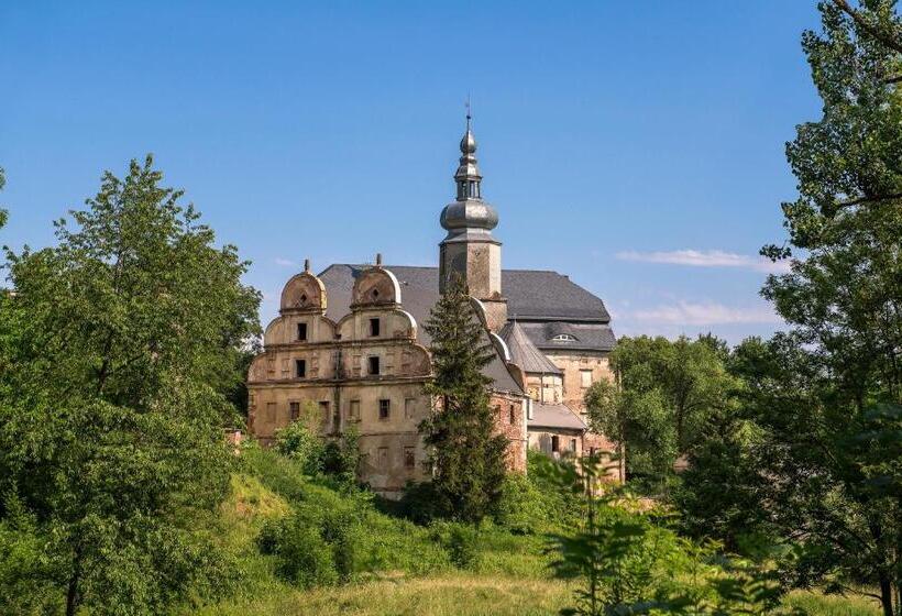 호텔 Zamek Sarny   Schloss Scharfeneck