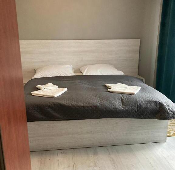 فندق صغير Restauracja  Zajazd Trzech Braci