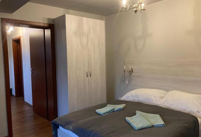 فندق صغير Restauracja  Zajazd Trzech Braci