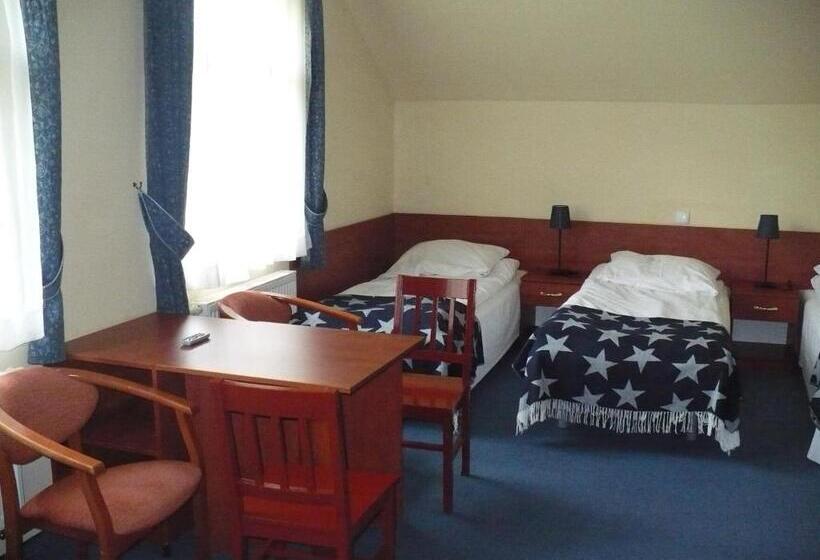 تختخواب و صبحانه Willa Akme