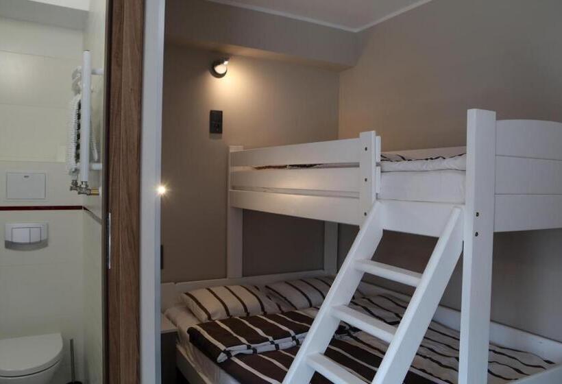 ペンション B&m Guesthouse