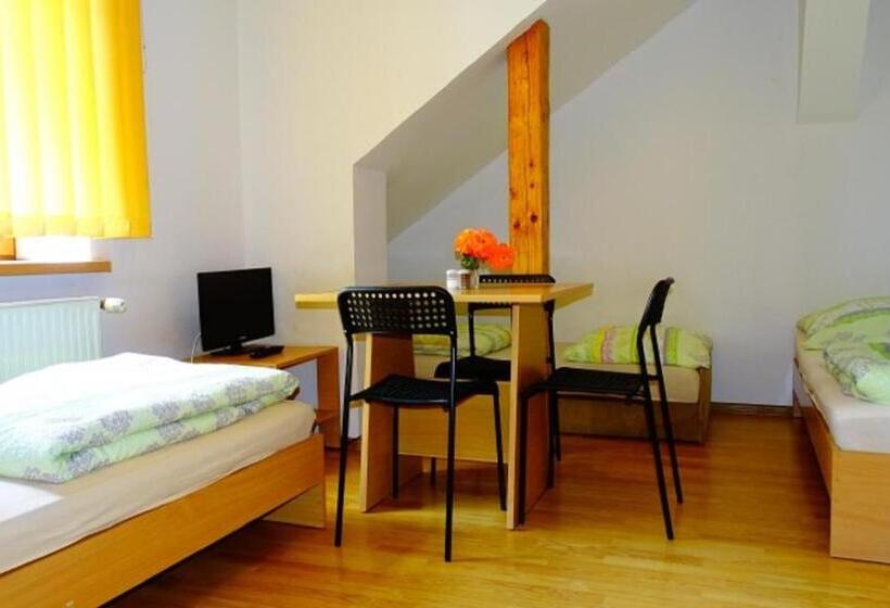 פנסיון Noclegi Marek I Karolina