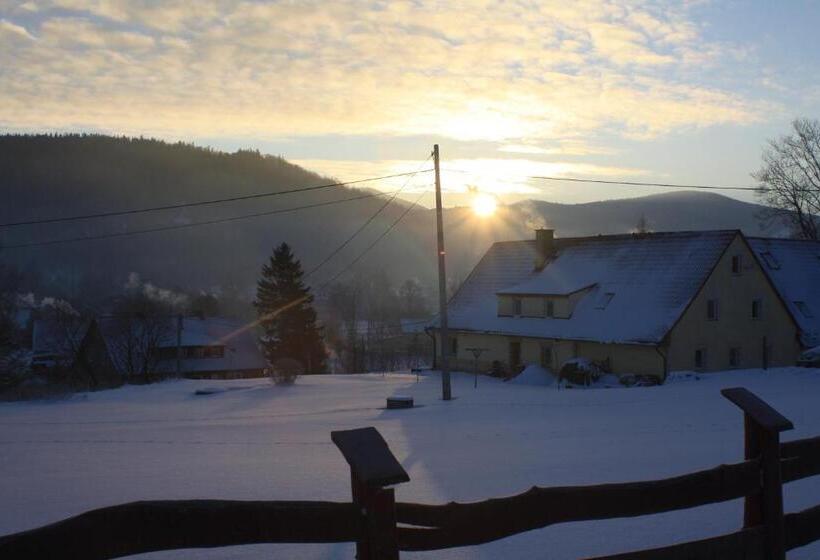 تختخواب و صبحانه Dom Na Klonowym Wzgórzu