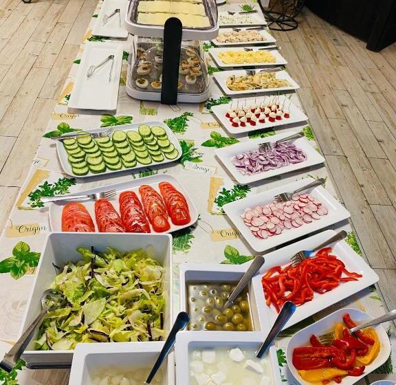 ベッドアンドブレックファースト Old Tree Home & Restaurant