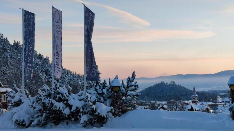 تختخواب و صبحانه Oro Cavallo