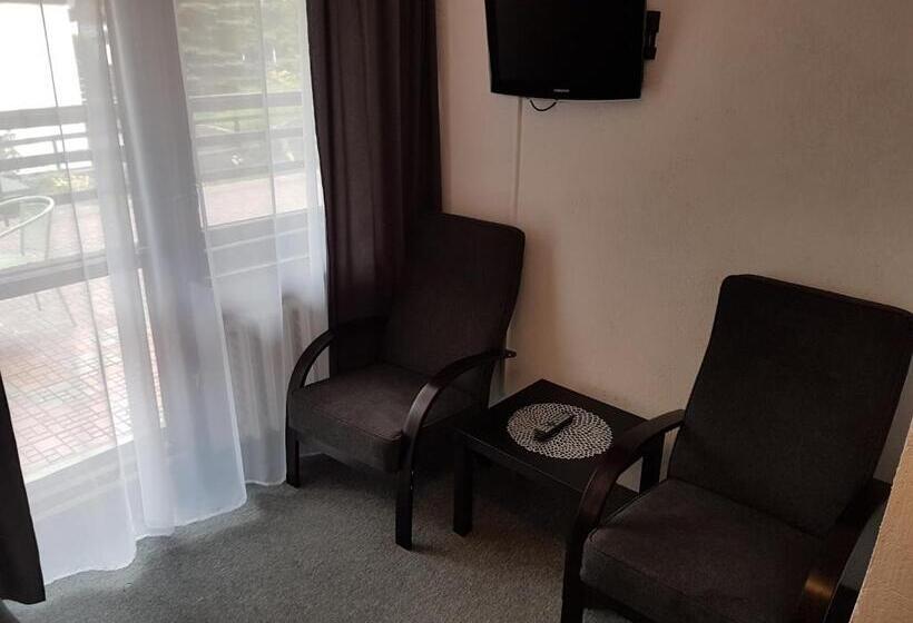 تختخواب و صبحانه Willa Grafit