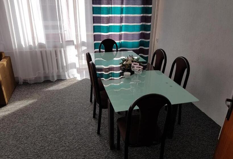 تختخواب و صبحانه Willa Grafit