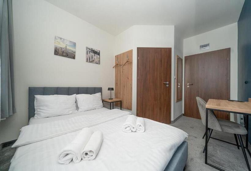 בית מלון כפרי Kelman Inn Global Nowa Sól