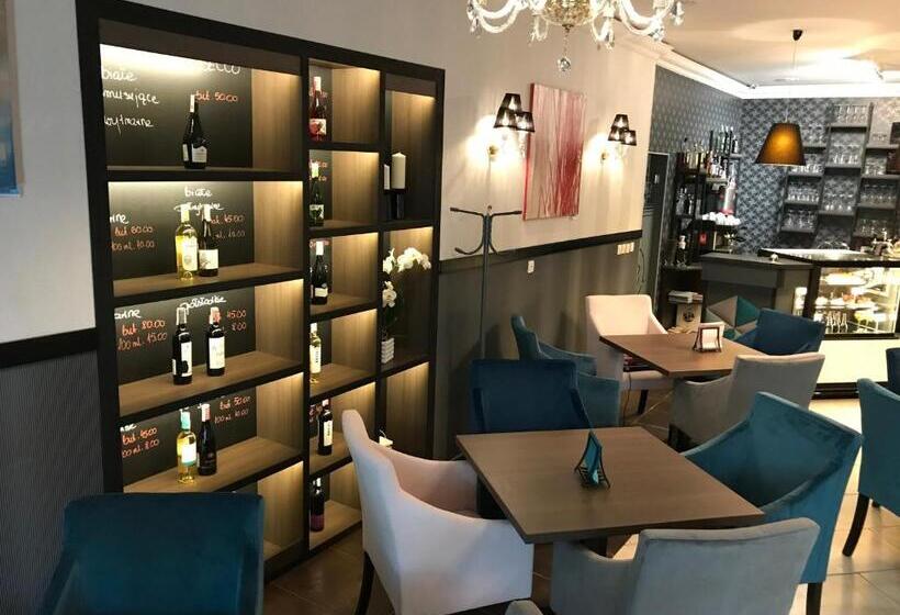 酒店 Marta