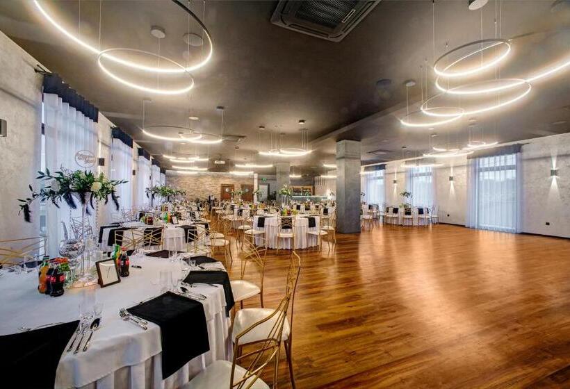 בית מלון כפרי Wiki Sanok Events & Bowling