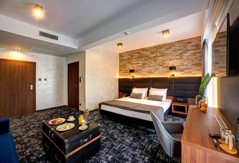 בית מלון כפרי Wiki Sanok Events & Bowling