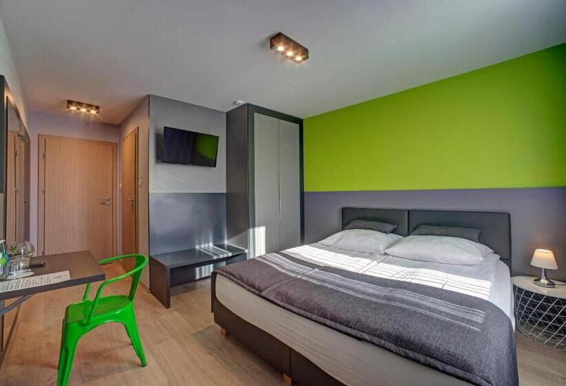 בית מלון כפרי Wiki Sanok Events & Bowling