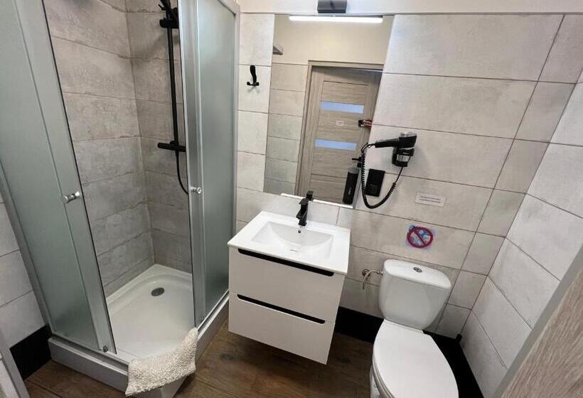 هاستل Pod Gromadzyniem Resort