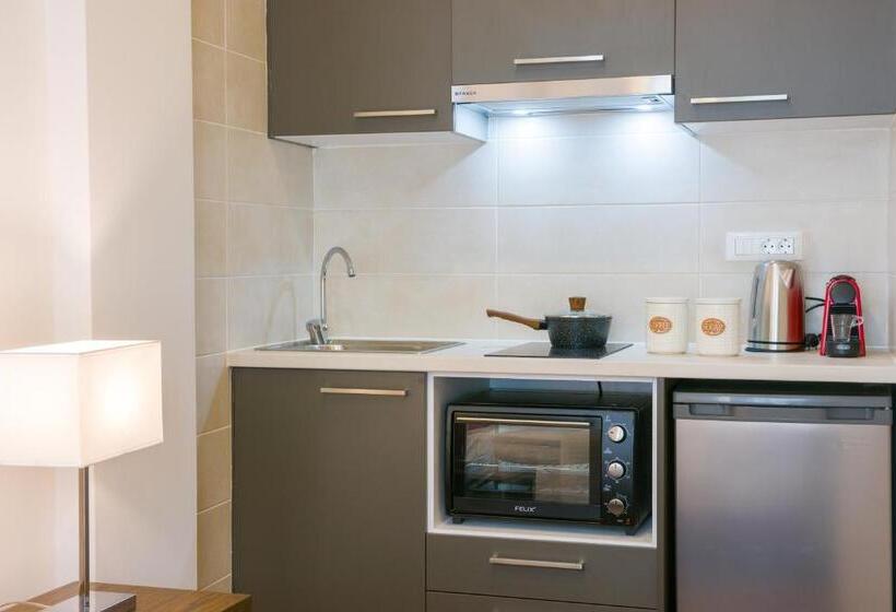 هتل Elounda Colour Apartments