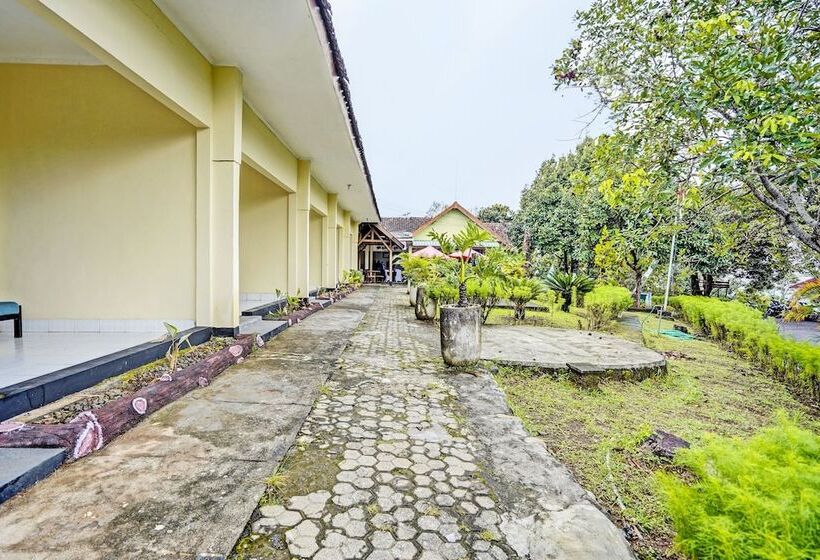 Capital O 92162 Hotel Wisata Karya