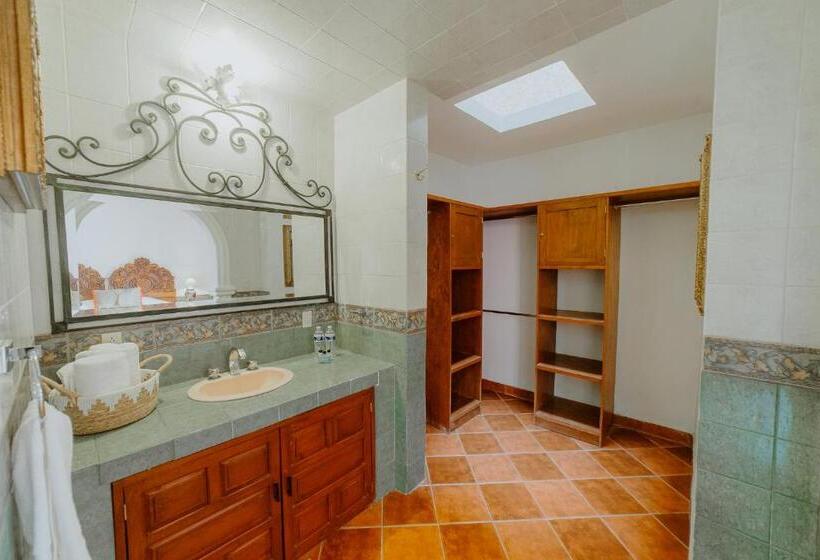 هتل Hacienda La Cieneguita