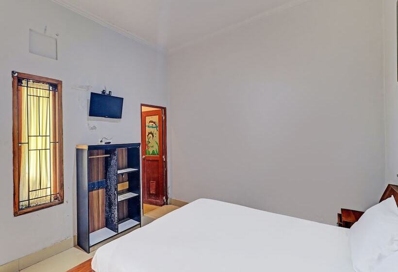 호텔 Oyo 92203 Tata Guest House