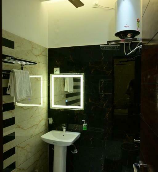 호텔 Royale Suites