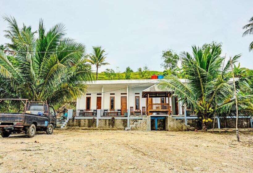 ホテル Spot On 92183 Komang Resort Klayar