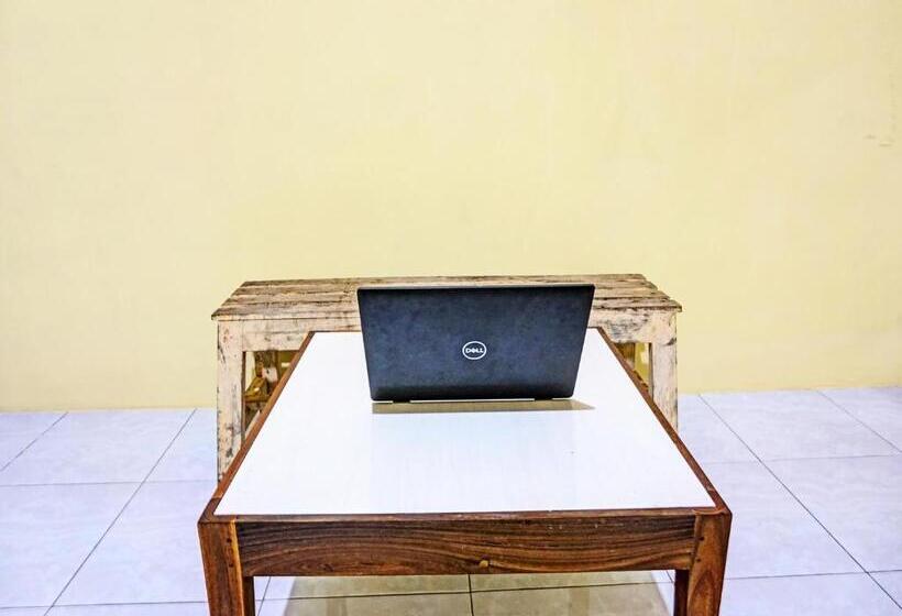 ホテル Spot On 92183 Komang Resort Klayar