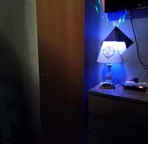 פנסיון Room In Guest Room   Lockable Room Center