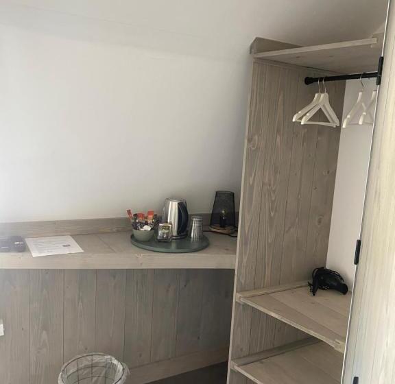 تختخواب و صبحانه De Bloesem