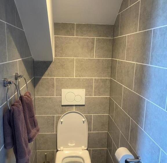 تختخواب و صبحانه De Bloesem